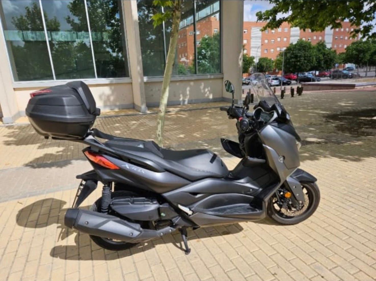 YAMAHA XMAX 400 - 2019 - Imagen 3
