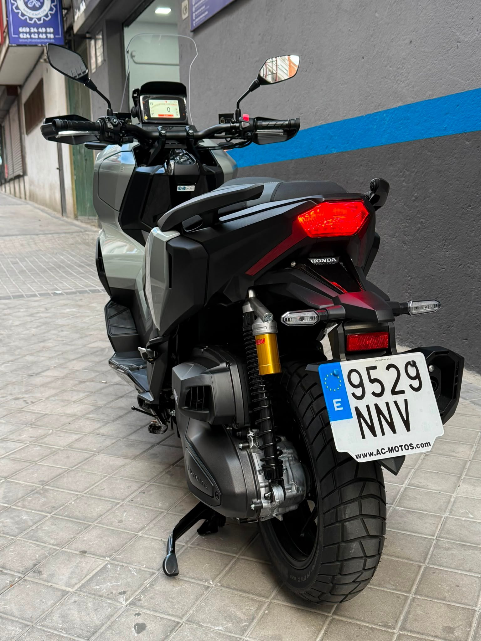 Honda ADV 350 - 2026 - Especial Edicion - Imagen 5